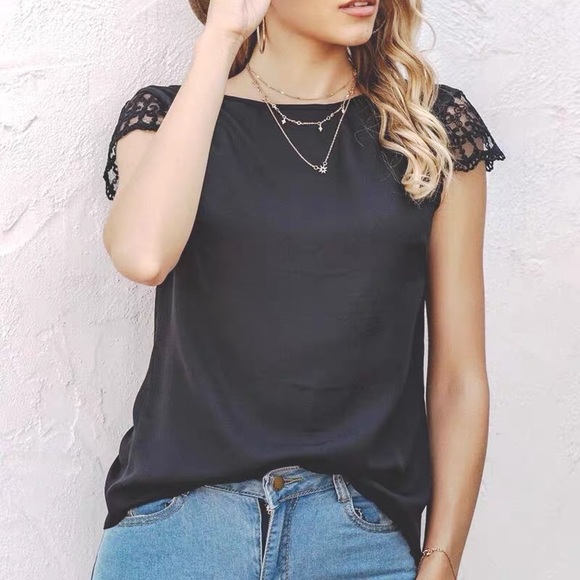 Black Contrast Lace Button Back Backless Blouse - Picture 2 of 4